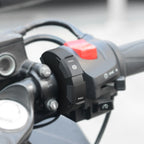 Ładowarka motocyklowa USB-A / USB-C na kierownicę
